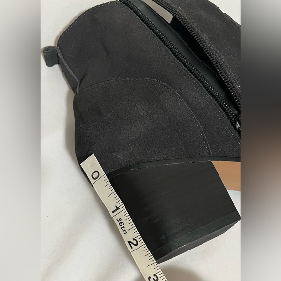 Crown Vintage Saleen Gray Suede Ankle Boots Size 10 - Picture 9 of 10